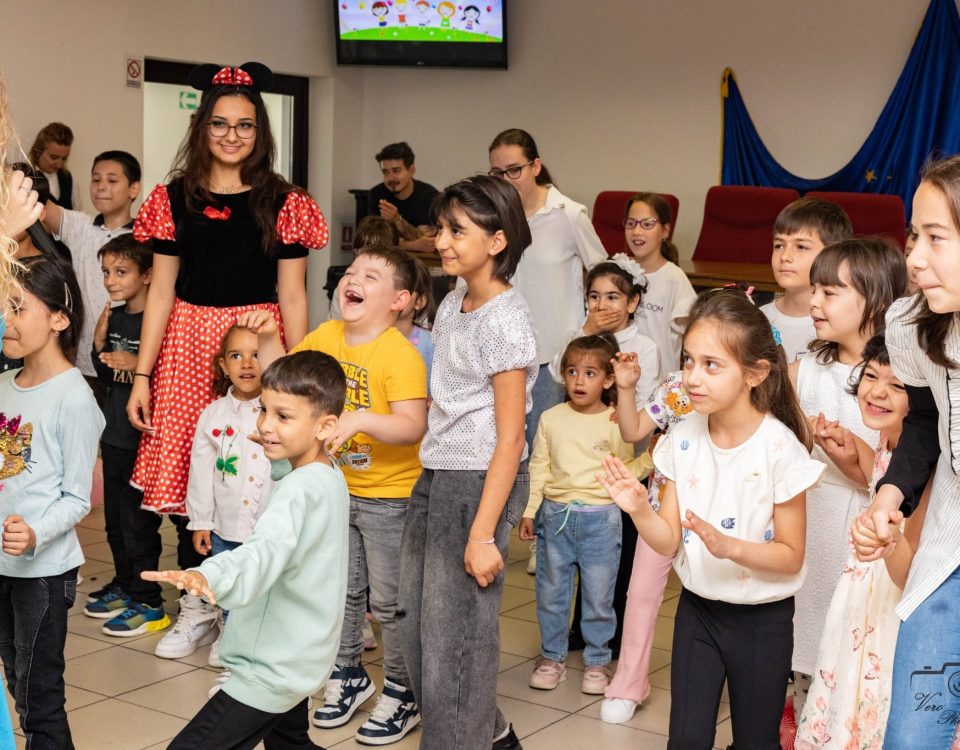Copiii din sistemul de Asistenta Maternala, au sarbatorit Ziua Copilariei cu activitati care a adus zambete, emotie si magie